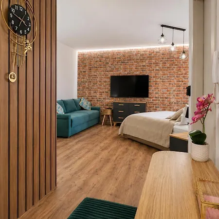 Irena Lux Family Centrum - Free Parking, Netflix Cinema, 2 Queen Beds *