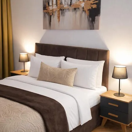 Irena Lux Family Centrum - Free Parking, Netflix Cinema, 2 Queen Beds Apartmán *