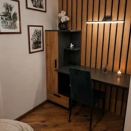 Irena Lux Family Centrum - Free Parking, Netflix Cinema, 2 Queen Beds Апартаменти Вроцлав