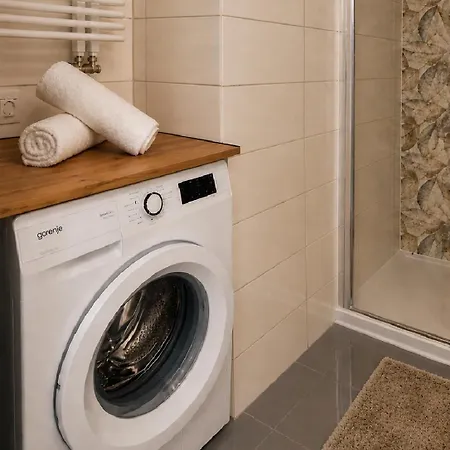 Irena Lux Family Centrum - Free Parking, Netflix Cinema, 2 Queen Beds *